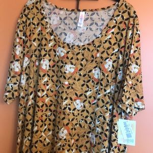 BNWT Lularoe Perfect T